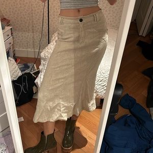 Low rise vintage beige midi skirt